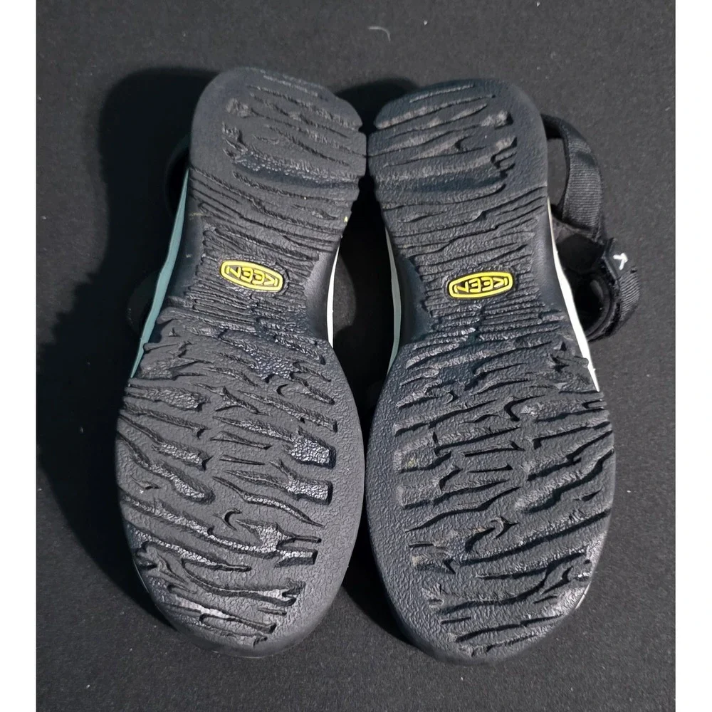 KEEN Rose Sandals Womens 8.5 Black Strappy Outdoor Water Shoes